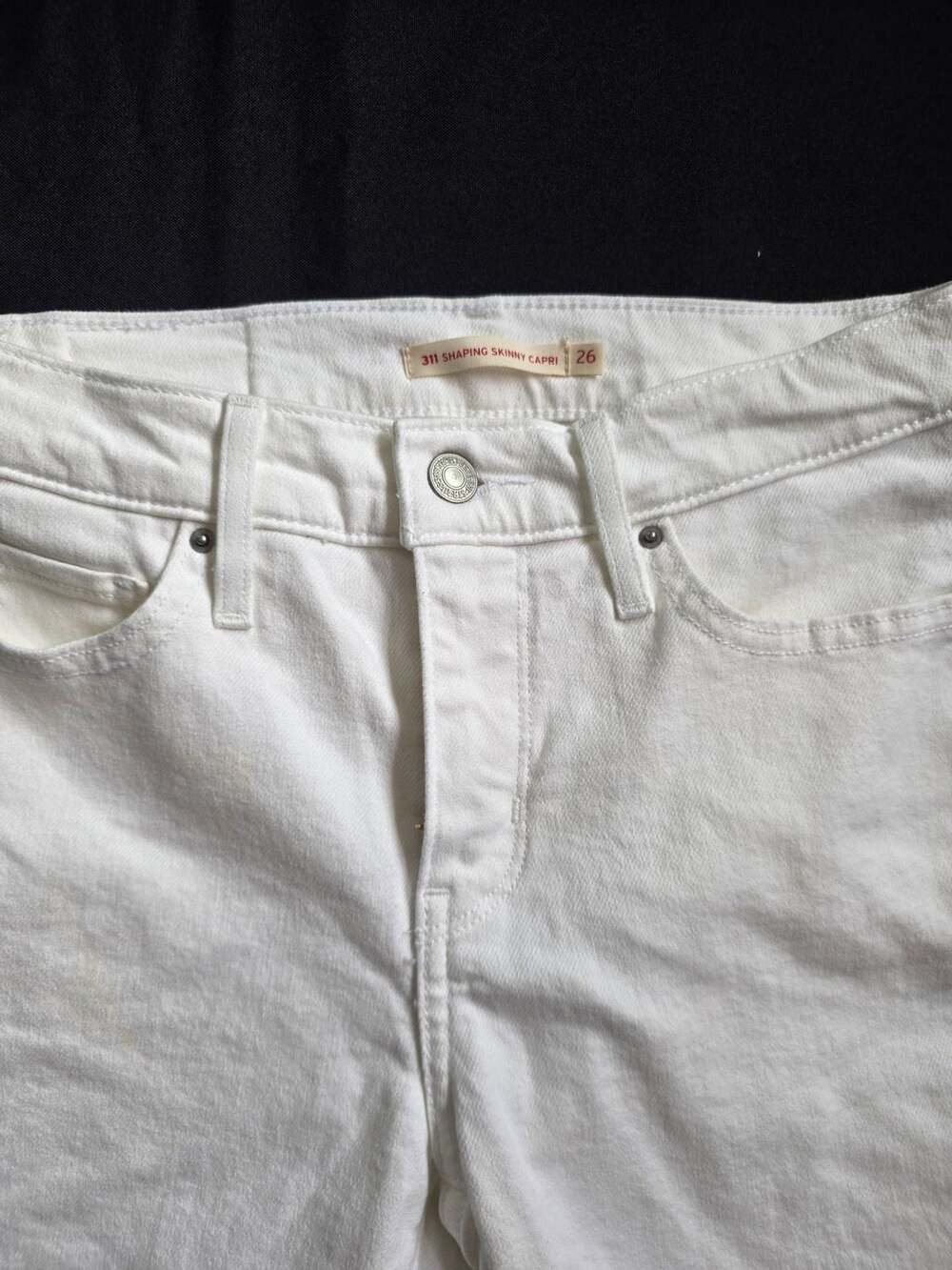 Levi's 311 Shaping Skinny Capri Size 26 White Jeans